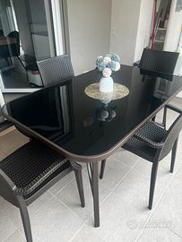 Tavolo da giardino con 4 sedie