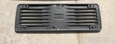 Porta targa anteriore.