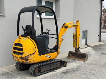 JCB 8016