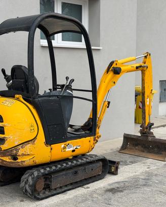 JCB 8018