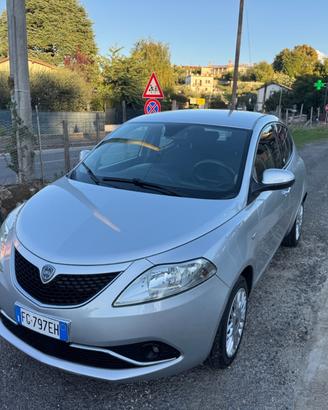 Lancia Ypsilon 1.2 69 CV 5 porte GPL Ecochic Gold