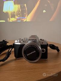 Olympus OM-D (E-M10 series)M.Zuiko 14-42mm f/3.5-5