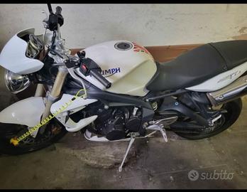 Triumph Street Triple - 2011