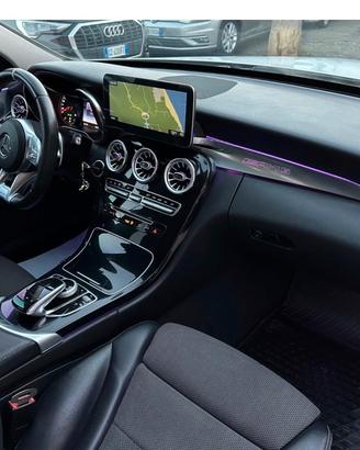 MERCEDES 220 DA VETRINA ..