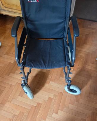 Sedia a rotelle nuova