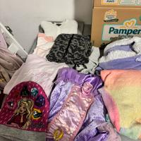 Scatola vestiti bimba 4/5 anni