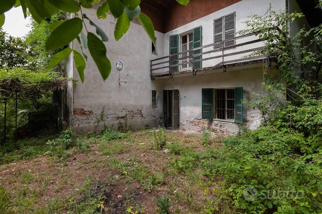 Rustico / Casale di 220 m² con più di 5 locali a R - Vista 4