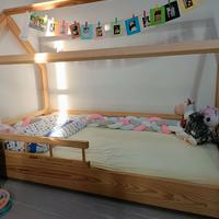 Lettino montessoriano a capanna
