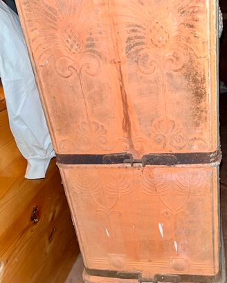 Stufa a legne in teracotta