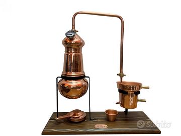 Alambicco da 1 litro su tavoletta in legno rame