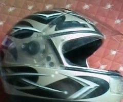 2 Caschi : a)NOLAN integrale  -  b) LS2 Jet - tg M