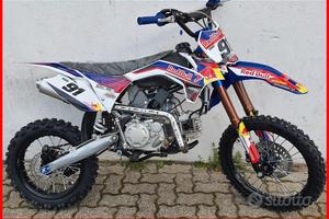 Nuove PIT BIKE REDBULL 140 / 160 R17.14 MYR RACING