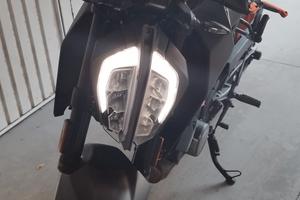 KTM  Duke 125 anno 2021 -  17630 km