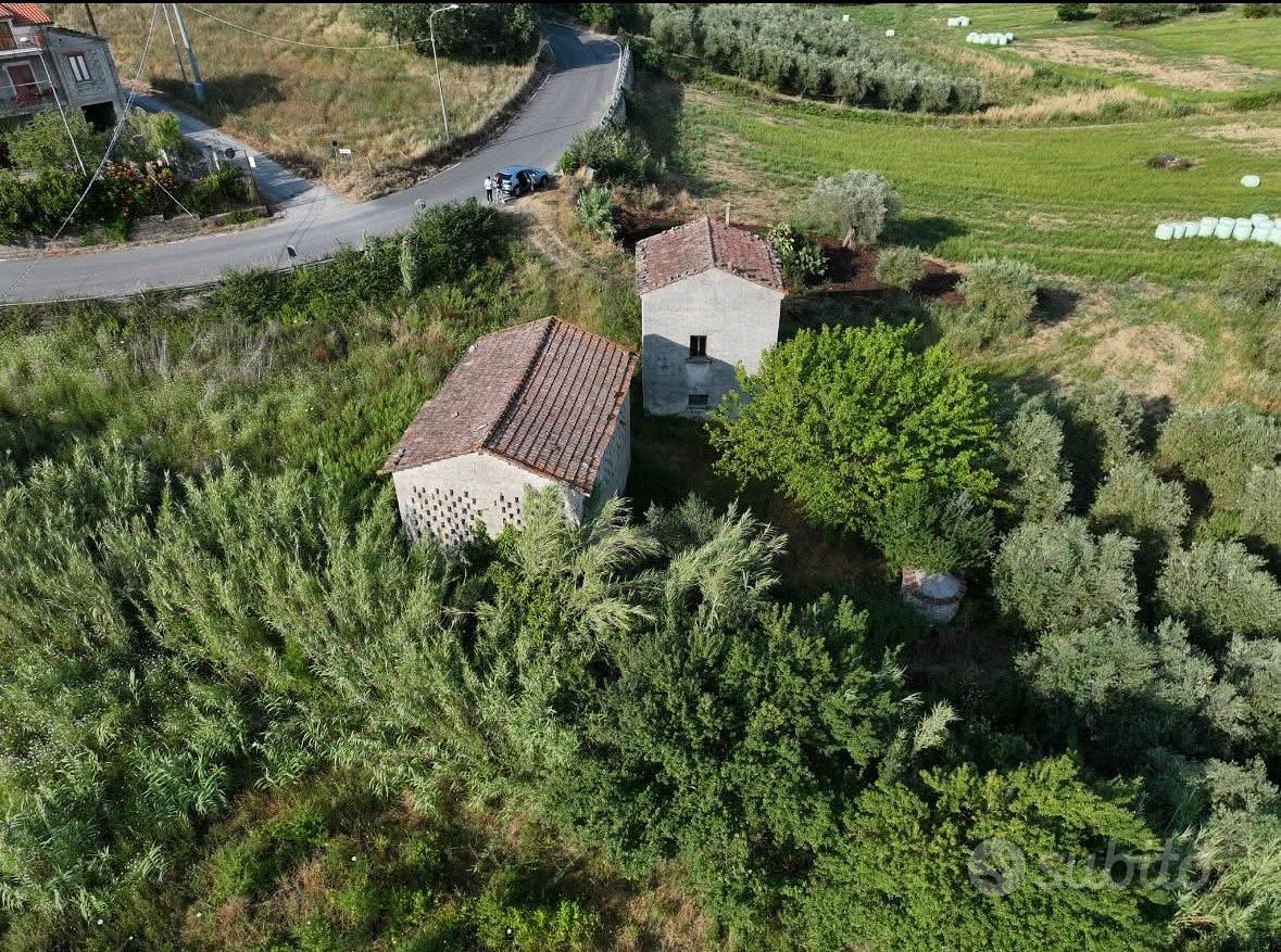 2 ruderi indipendenti a Roccadaspide - Altro