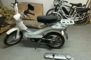 piaggio scooter