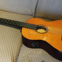 Chitarra classica elettrificata EKO