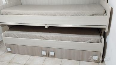 Letto a castello con scruvabie estraibili
