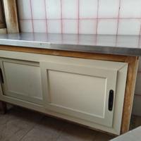 banconi con ripiano in acciaio inox