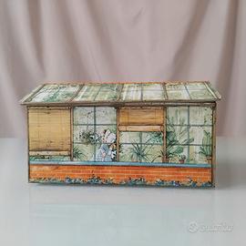 Sarah Key - Scatola di latta by Ely, anni 80.