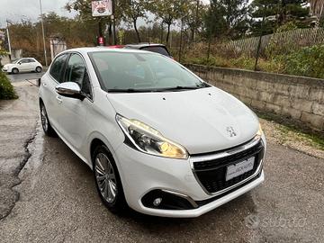 Peugeot 208 PureTech 82 5 porte Allure