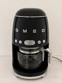 SMEG DCF02BLEU – Macchina da caffè americano nera