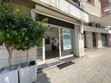 NEGOZIO A TERRACINA