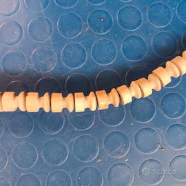 isolatori elettrici in  legno 