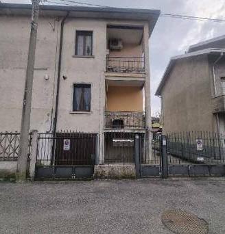 Immobile in asta di 66 m² con 2 locali e box auto 