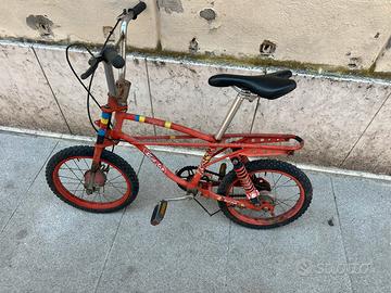 Bicicletta cross saltafossi anni ‘80 bambino