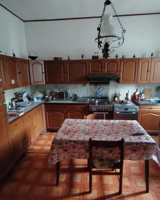 cucina angolare in legno