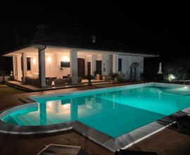 Villa in esclusiva con piscina privata - 15 posti
