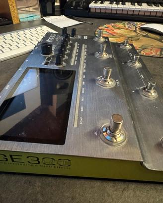 MOOER GE300 LITE Pedaliera Digitale