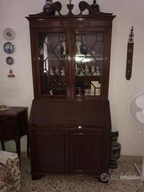vetrinetta ducrro e salotto in legno massello 