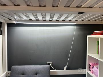Letto soppalco e libreria