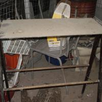Tavolino antico per tv