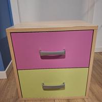 comodino cameretta fucsia e verde mela