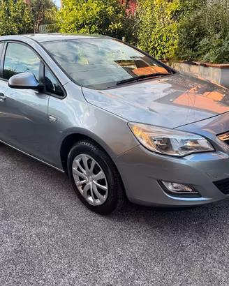 Opel Astra 1.4 100CV 5 porte
