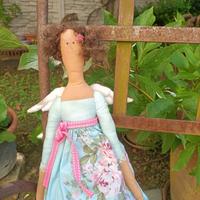 bambola di tessuto fatta a mano