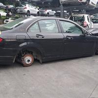 MERCEDES CLASSE C DEL 2008 SOLO PER RICAMBI