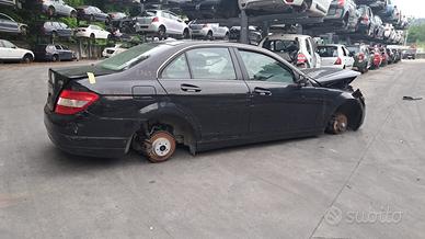 MERCEDES CLASSE C DEL 2008 SOLO PER RICAMBI