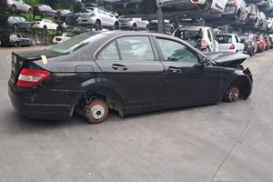 MERCEDES CLASSE C DEL 2008 SOLO PER RICAMBI