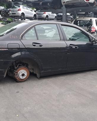 MERCEDES CLASSE C DEL 2008 SOLO PER RICAMBI