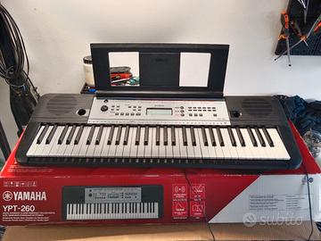 pianola Yamaha YPT260