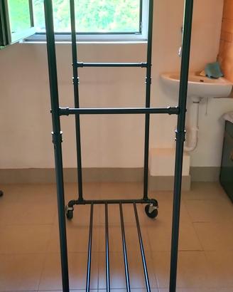 appendiabiti con rotelle