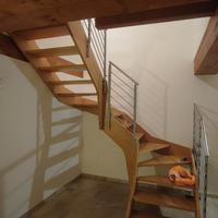 Scala in legno e acciaio 