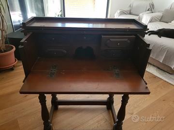 mobile scrittoio o toeletta trucchi