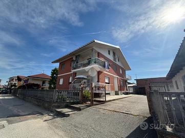 3 LOCALI A MORETTA
