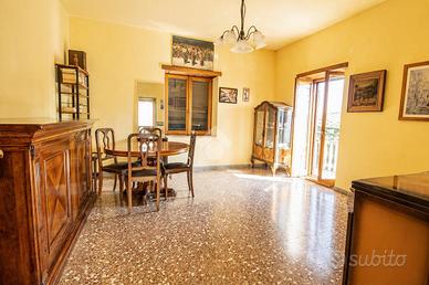CASA SEMINDIPENDENTE A MONTASOLA