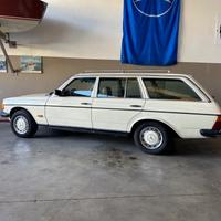 Mercedes-benz T0 300 TD turbodiesel