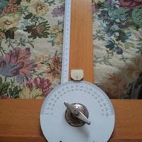 Riga a t in legno con goniometro